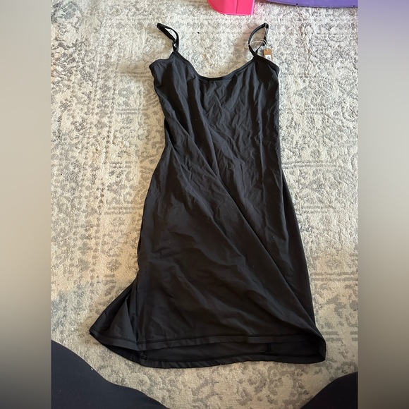 skims dress - Picture 1 of 3